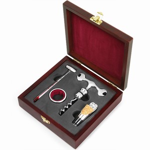 The Wine Connoisseur's Gift Set
